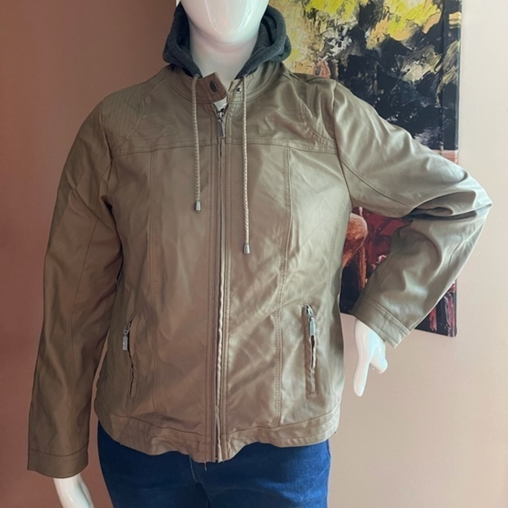 ⭐️NEW LOOK woman’s Hooded Faux-Leather Jacket size 1X